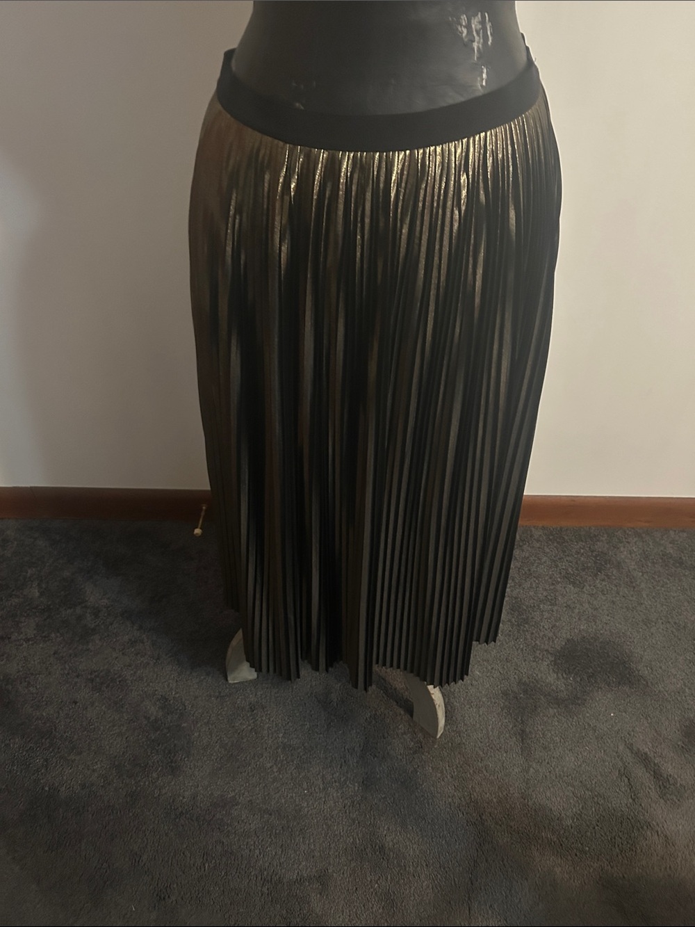 Lane Bryant Metallic Pleated Midi Skirt in Gold/Black